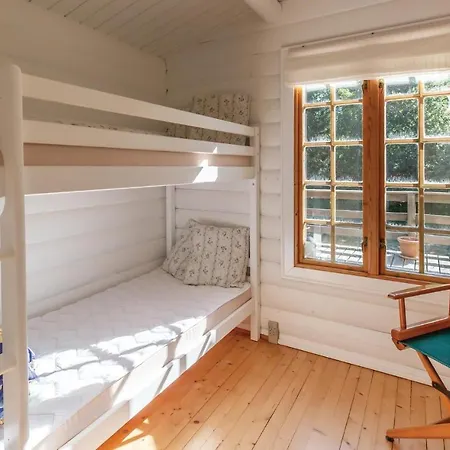 بيت للعطل Four-bedroom In Højby